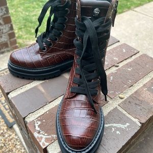 KURT GEIGER-SIVA-Brown Leather-Croc Embossed Biker Boots-Side Zip NWOB